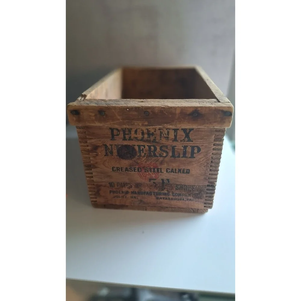 VINTAGE PHOENIX NEVERSLIP WOOD CRATE ADVERTISING BOX CALKED SHOES BROOKLYN NY